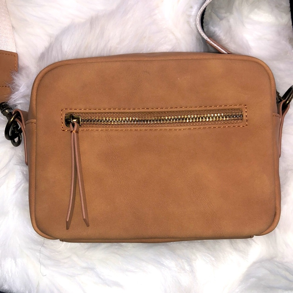 Camera Crossbody Bag ~ Universal Thread - image 4